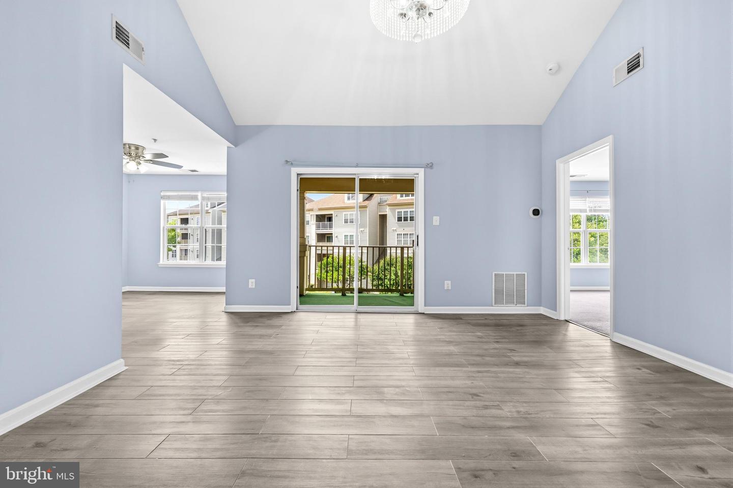 8805 Stone Ridge Cir #304 Property Photo 8
