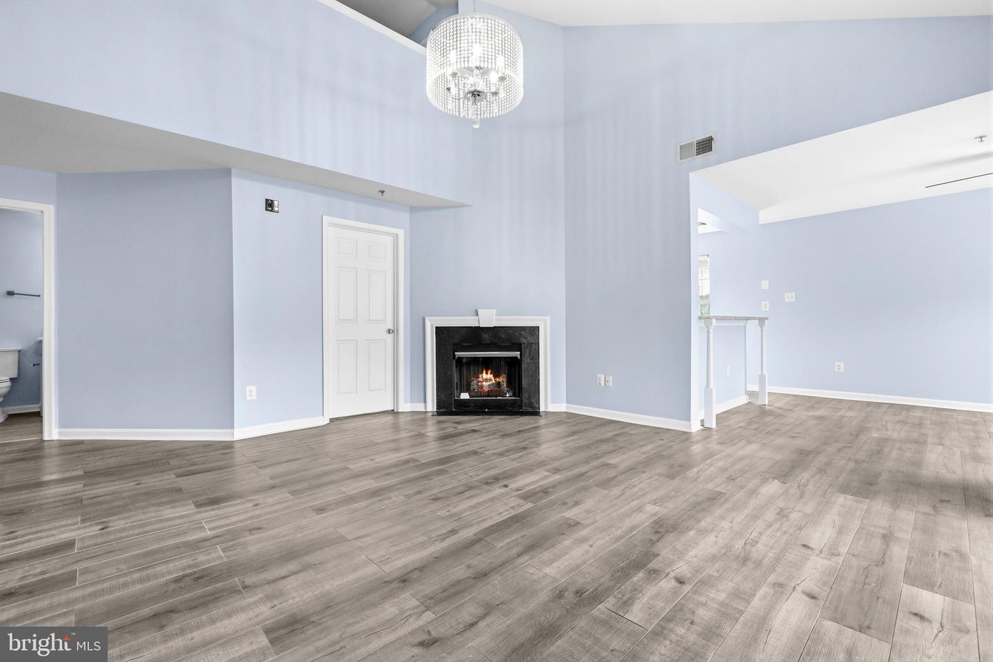 8805 Stone Ridge Cir #304 Property Photo 10