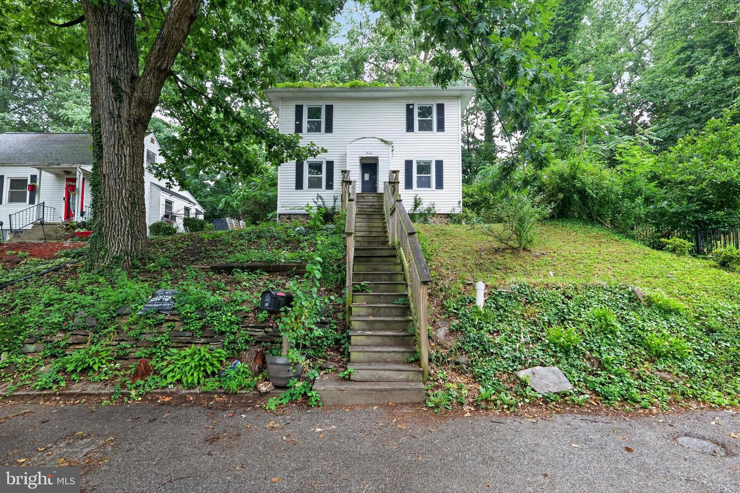 13 BEACON HILL RD Property Photo 1