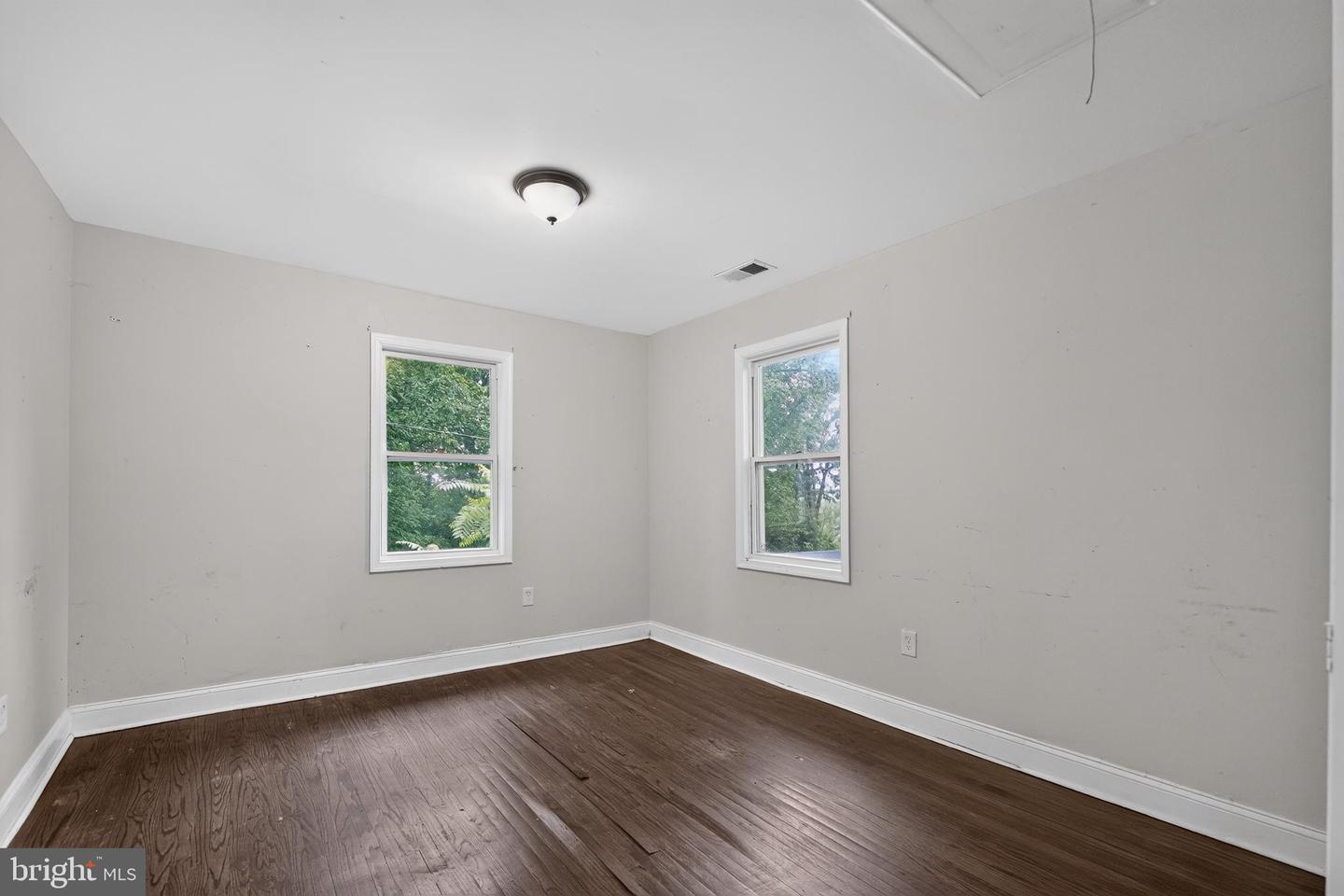 13 Beacon Hill Rd Property Photo 13