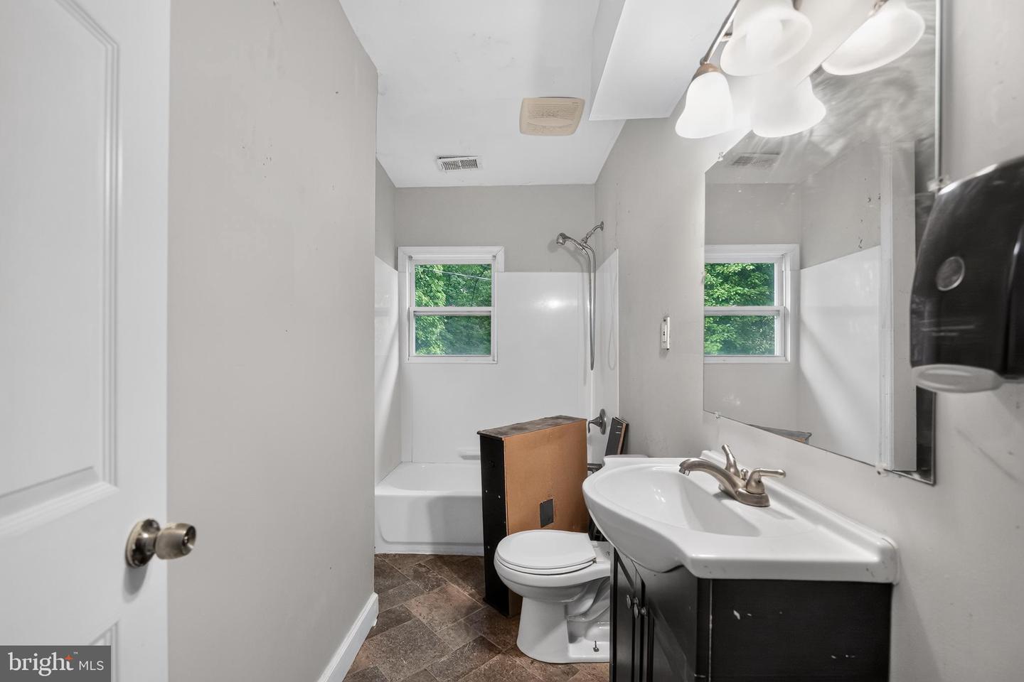 13 Beacon Hill Rd Property Photo 16