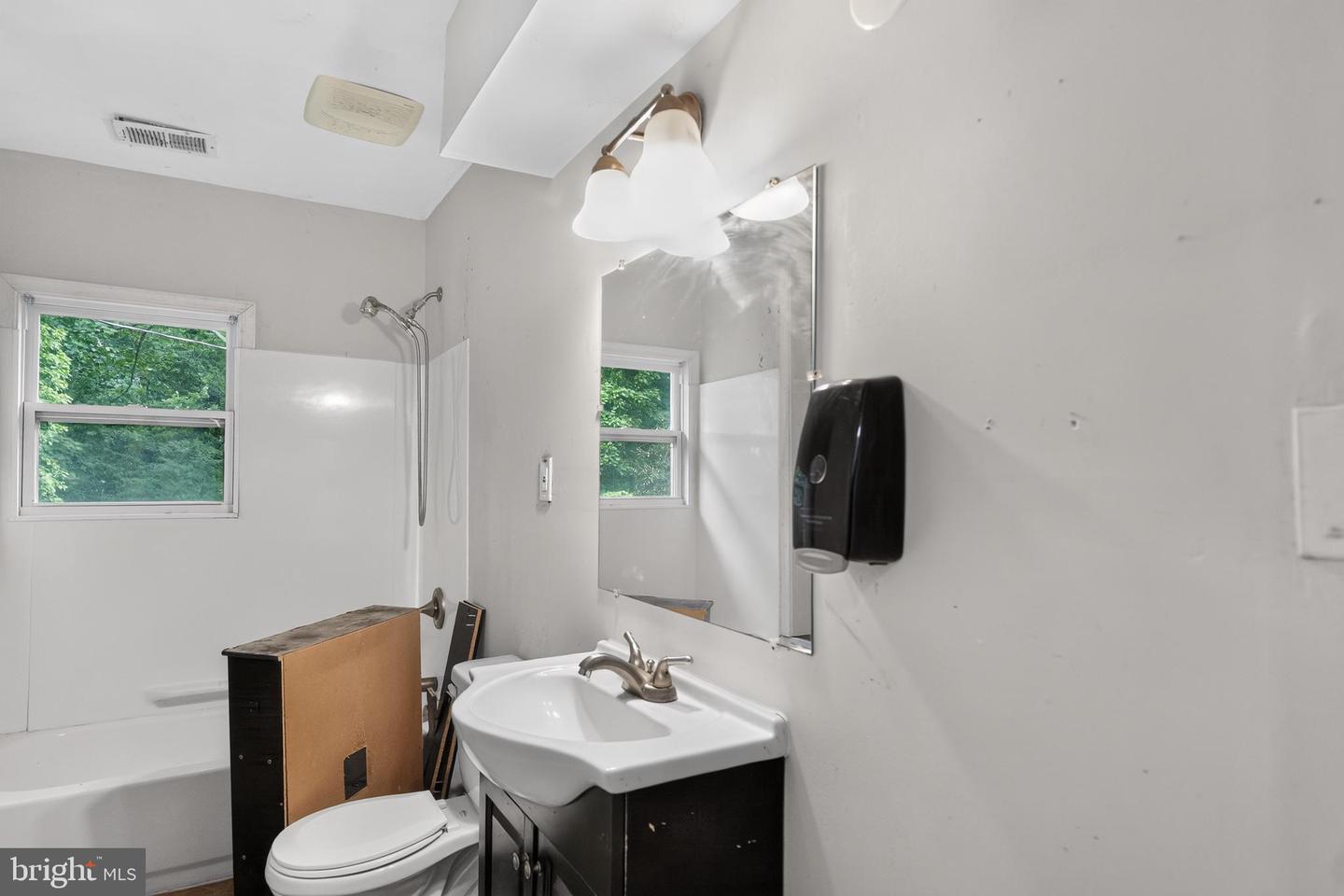 13 Beacon Hill Rd Property Photo 17