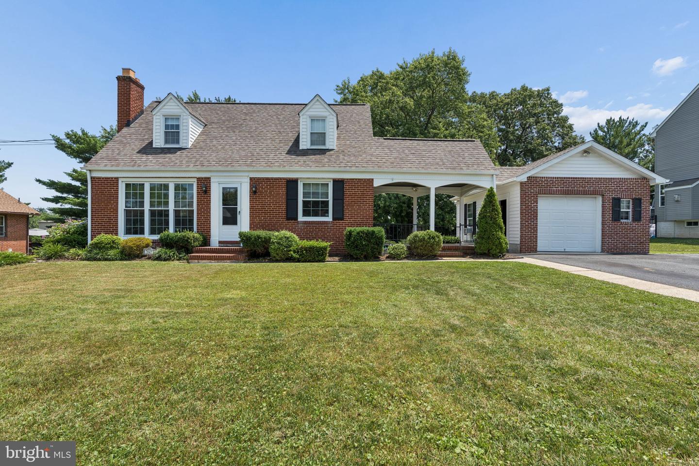 7847 Saint Thomas Dr Property Photo 1