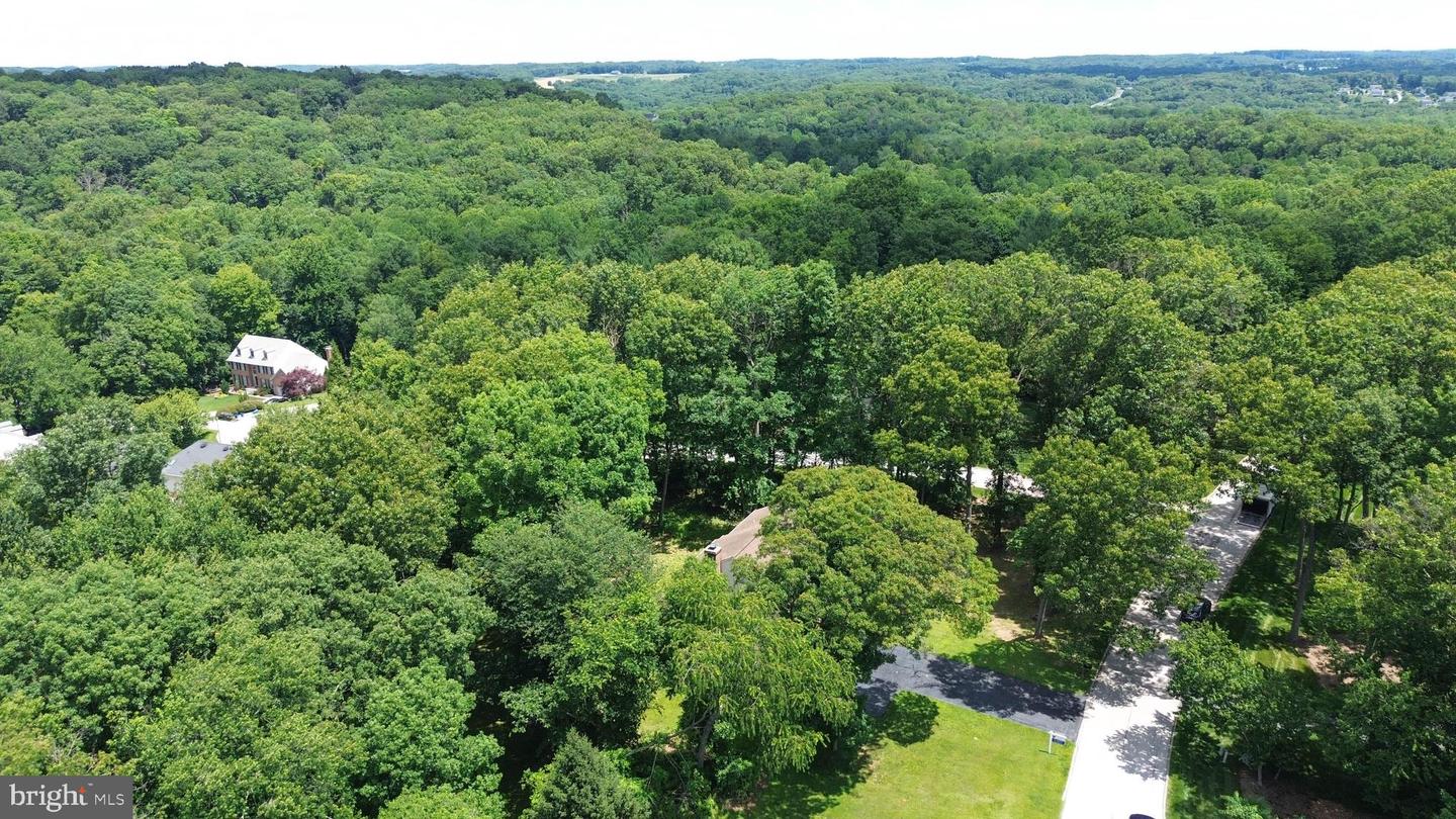 19018 Hunt Pass Ct Property Photo 8
