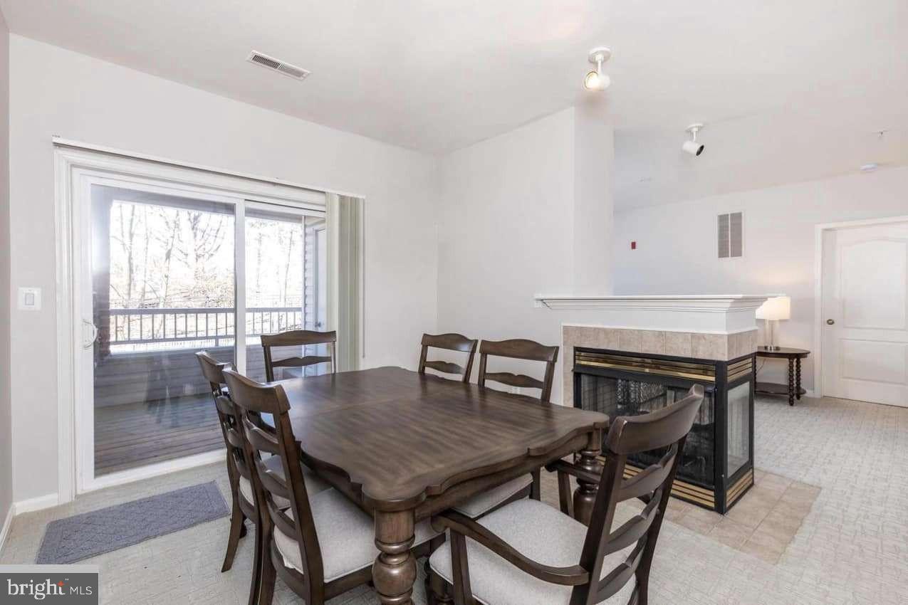 400 Symphony Cir #209i Property Photo 10