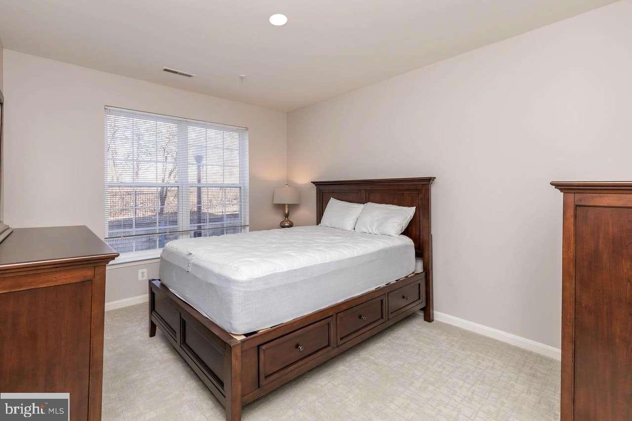 400 Symphony Cir #209i Property Photo 13