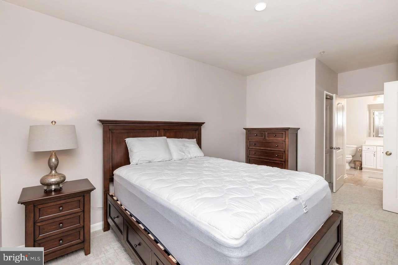 400 Symphony Cir #209i Property Photo 14