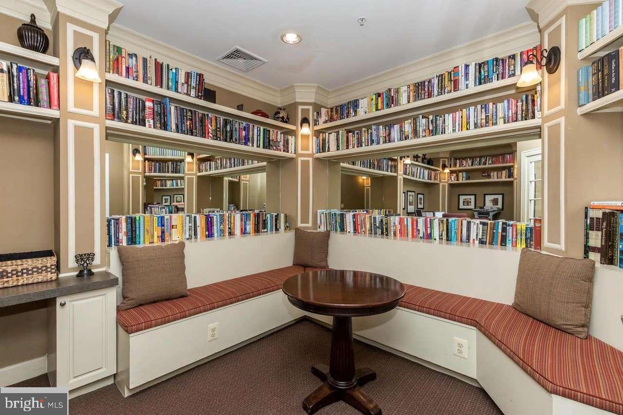 400 Symphony Cir #209i Property Photo 23