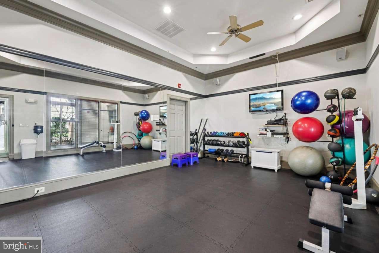 400 Symphony Cir #209i Property Photo 26