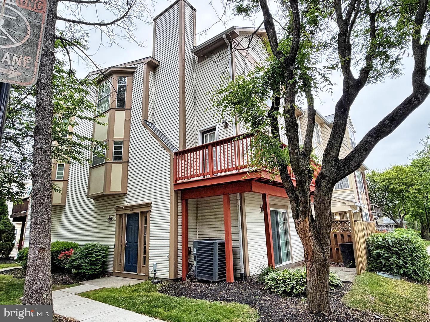 4100 Hunters Hill Cir #4100 Property Photo 1