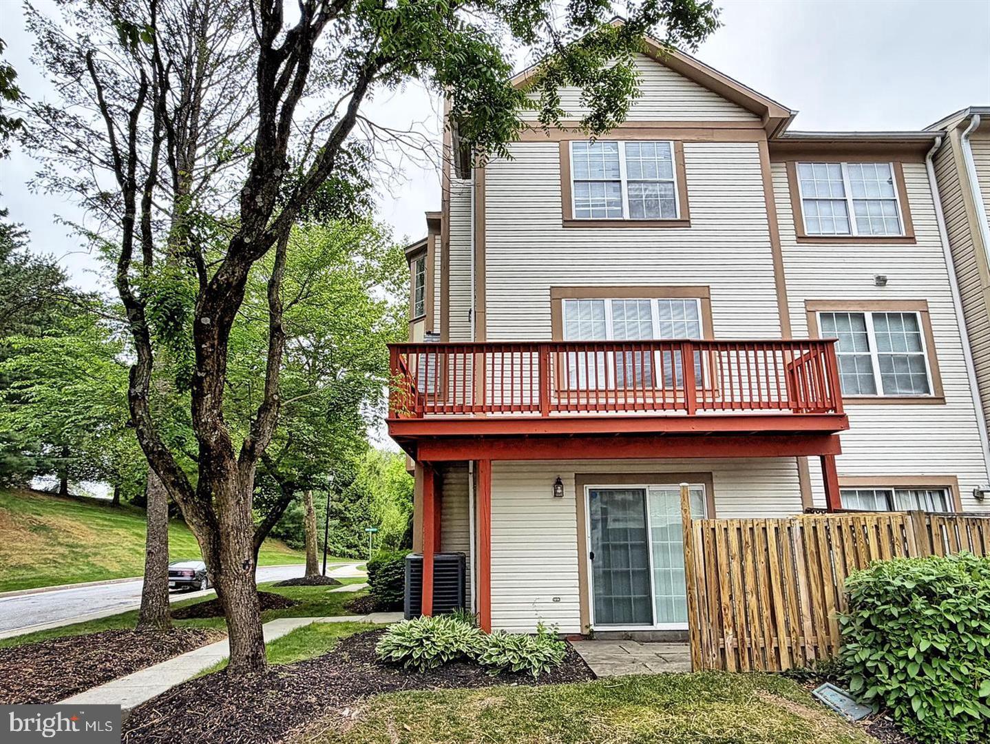 4100 Hunters Hill Cir #4100 Property Photo 2