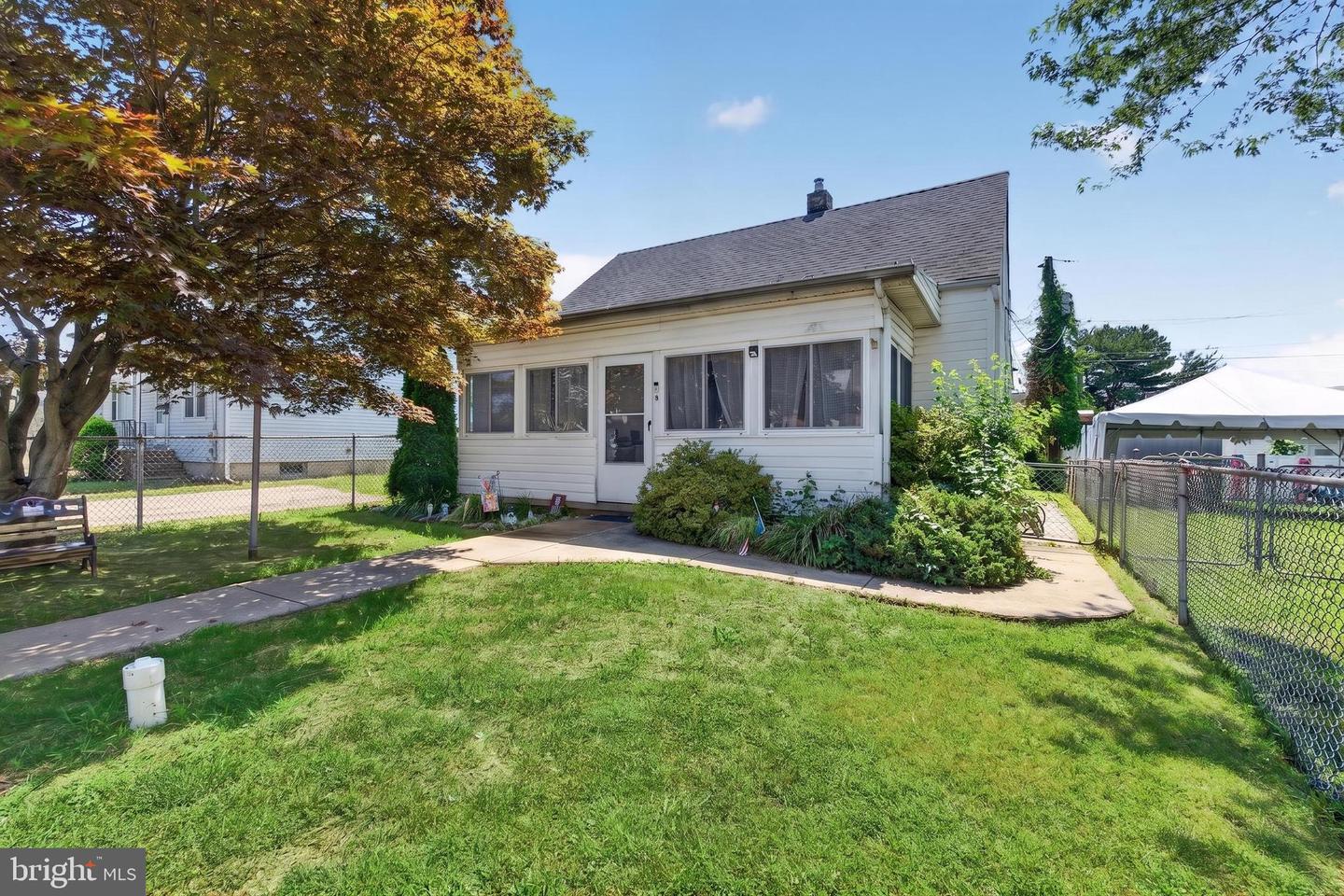 6 Avenal Rd Property Photo 1