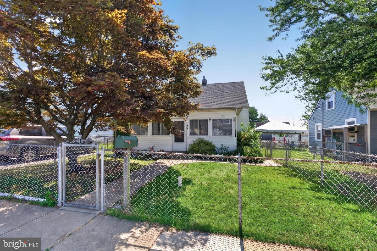 6 Avenal Rd Property Photo 3