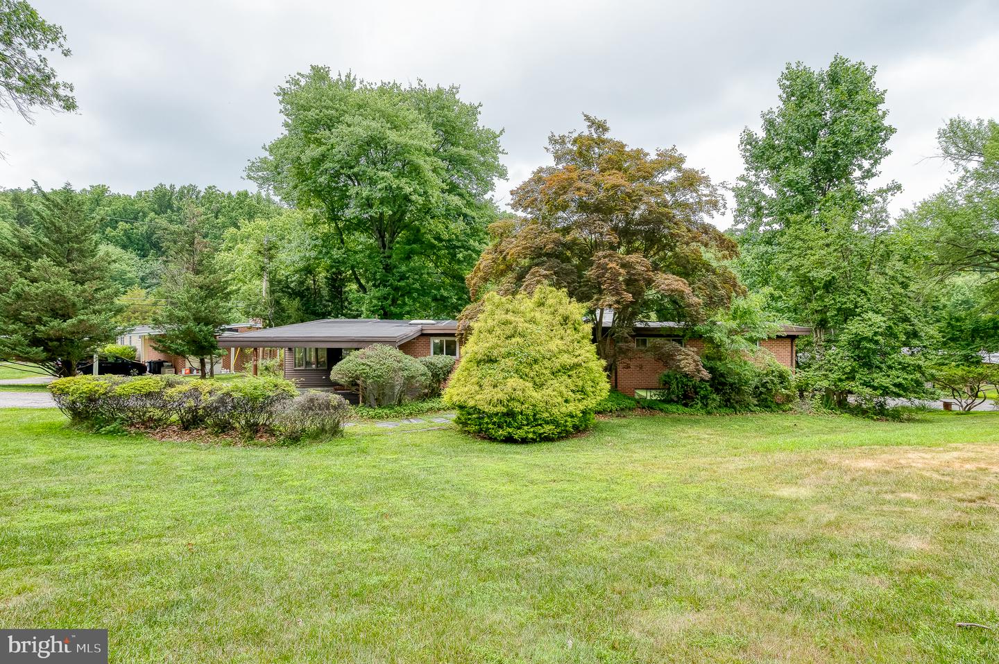 3228 Midfield Property Photo 1
