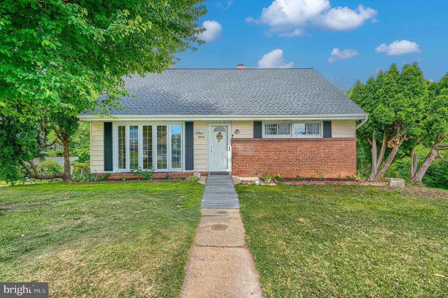 9405 THORNEWOOD CT Property Photo 1