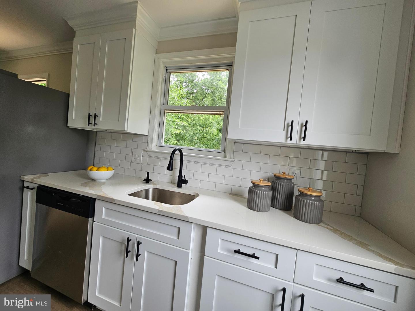 2023 Middleborough Rd Property Photo 13