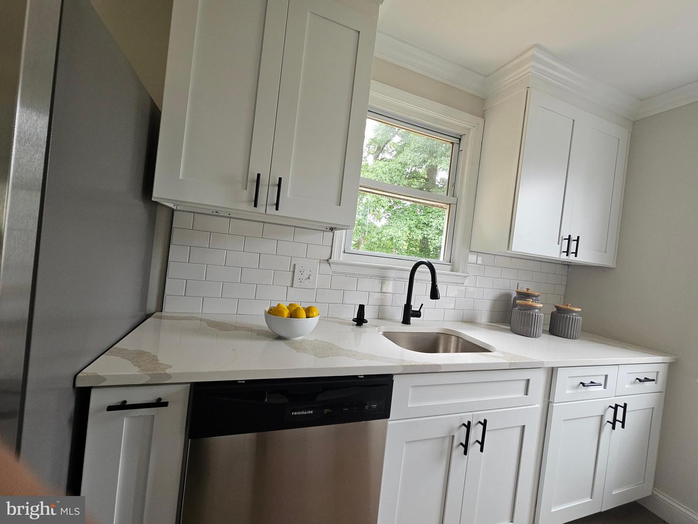 2023 Middleborough Rd Property Photo 14