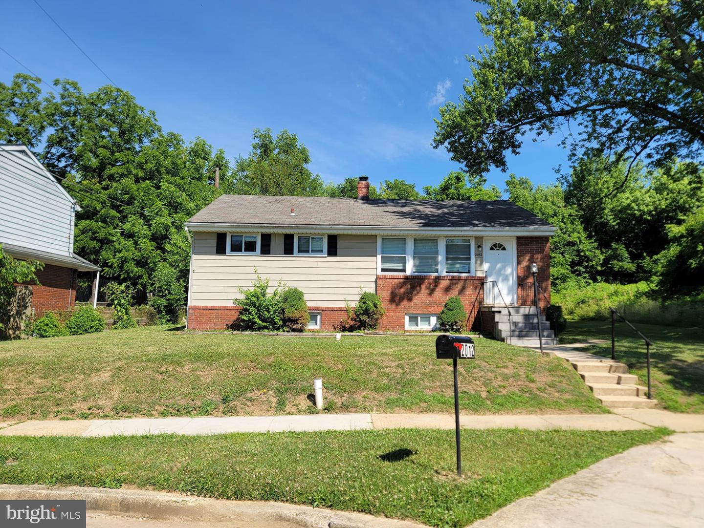 2012 Royal Garden Dr Property Photo 1
