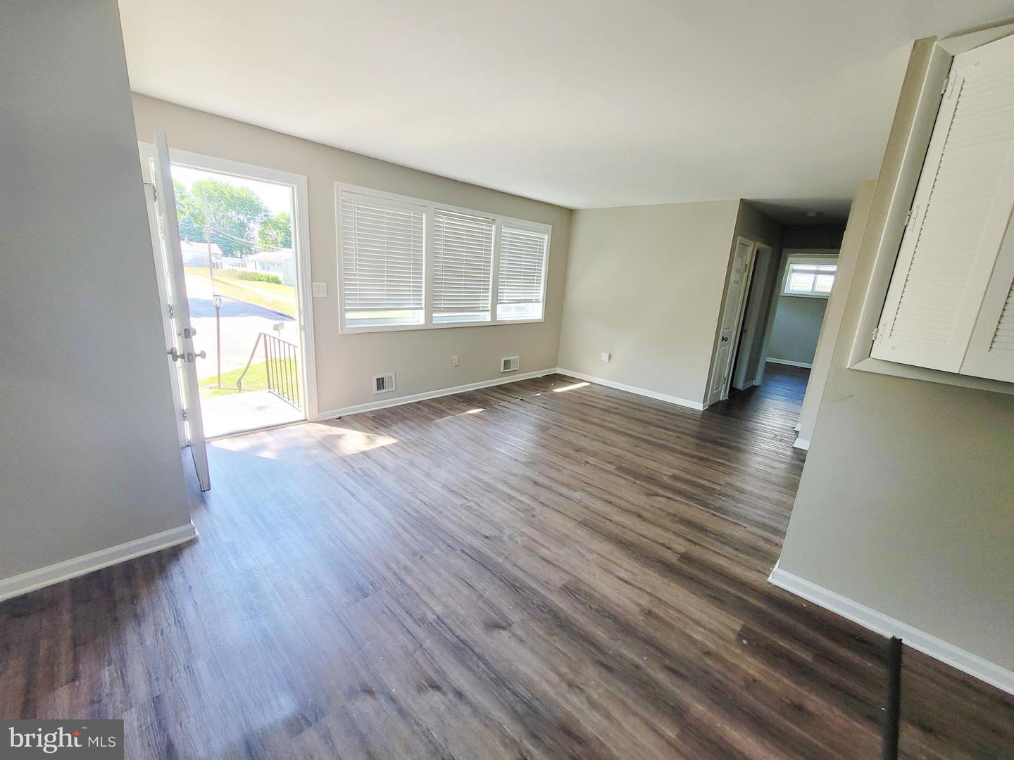 2012 Royal Garden Dr Property Photo 7