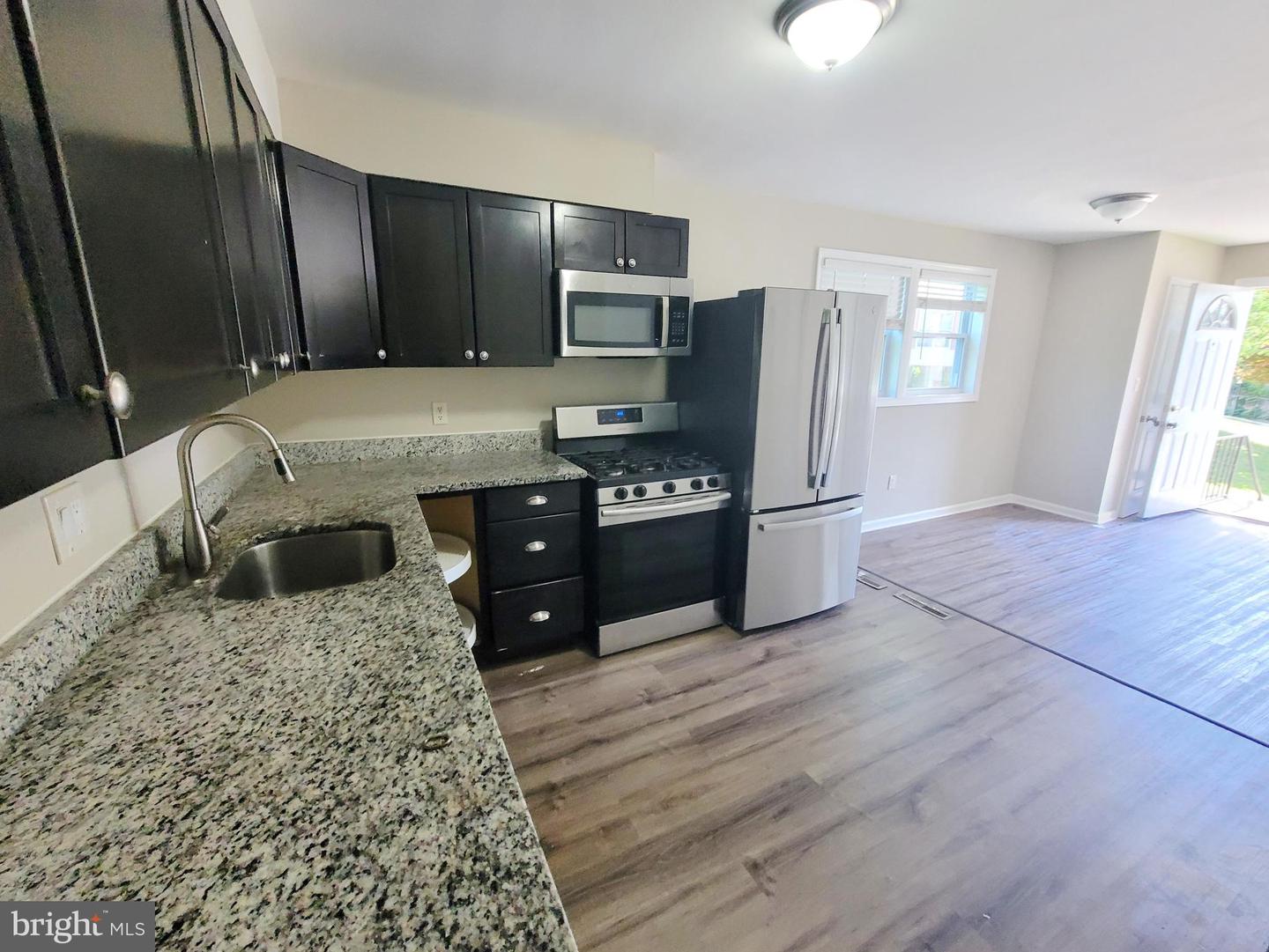 2012 Royal Garden Dr Property Photo 9