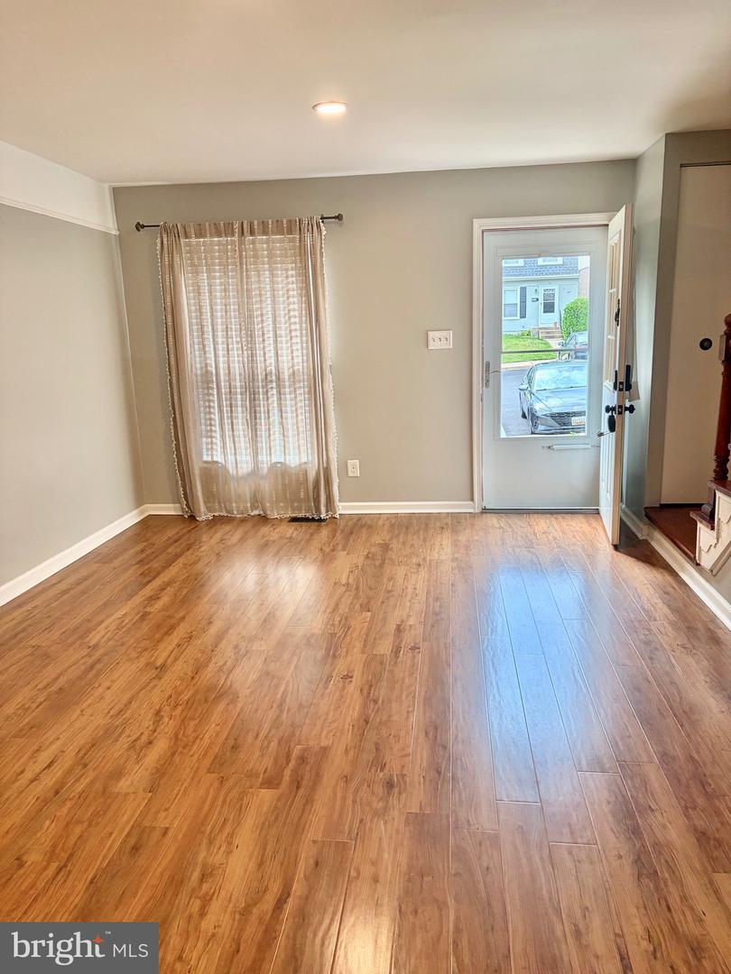 13 Mitnick Ct Property Photo 3