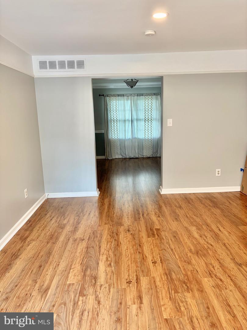 13 Mitnick Ct Property Photo 4