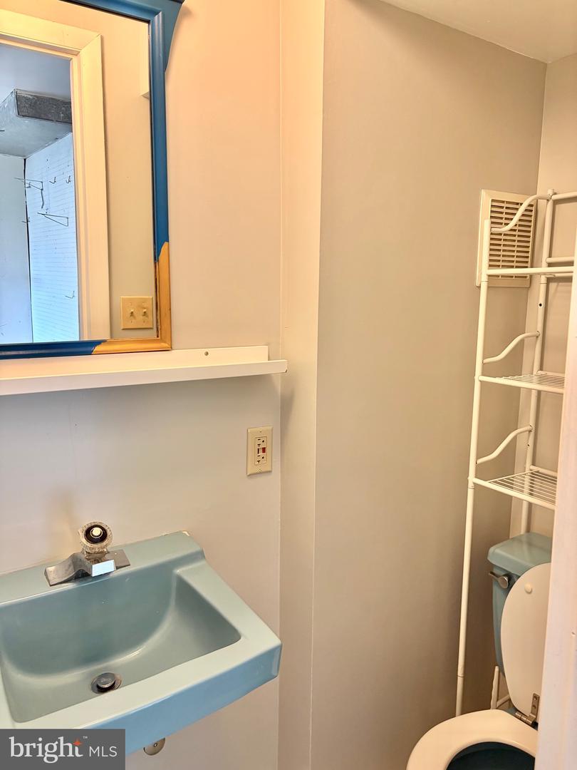 13 Mitnick Ct Property Photo 16