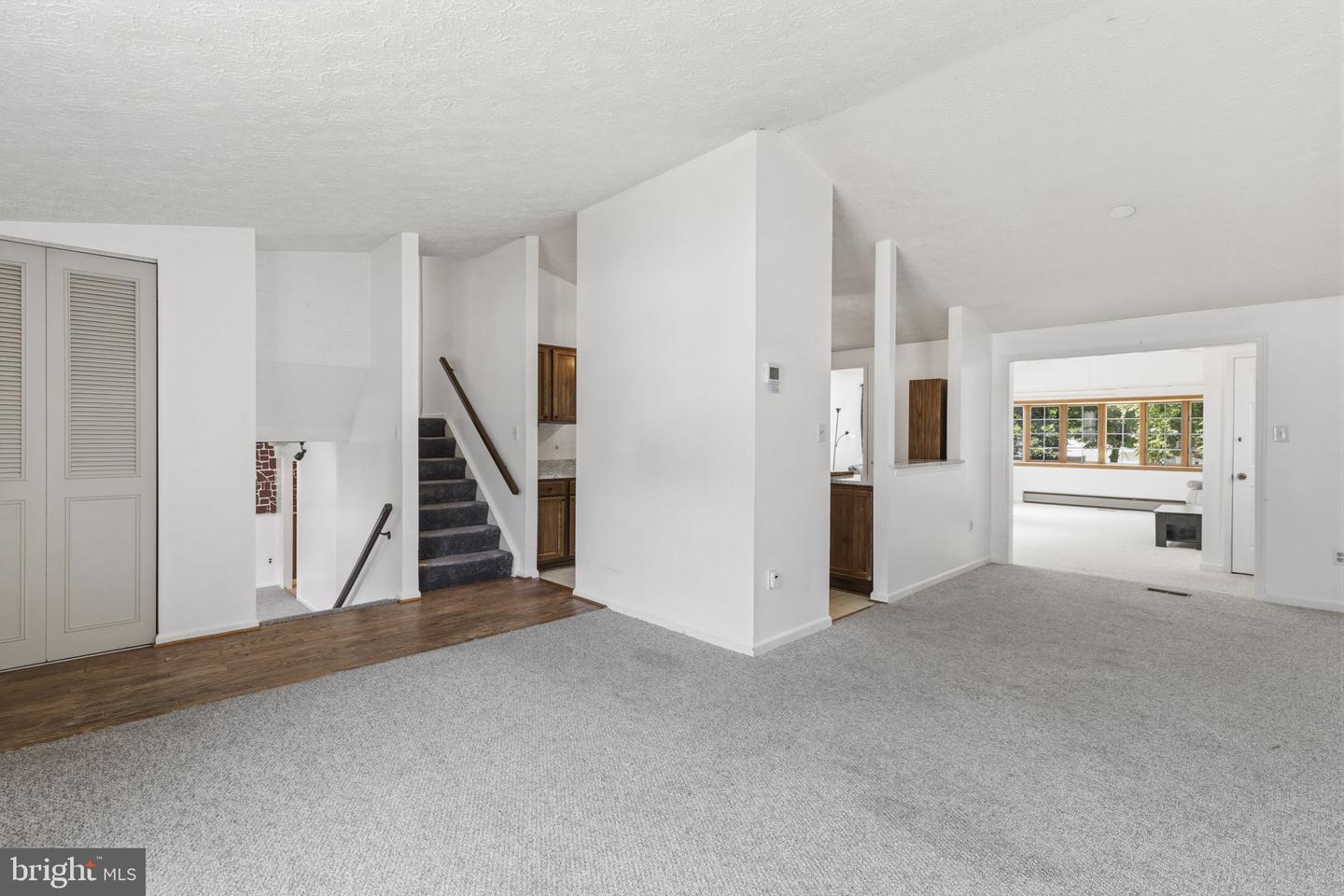 14 Tulip Tree Ct Property Photo 6
