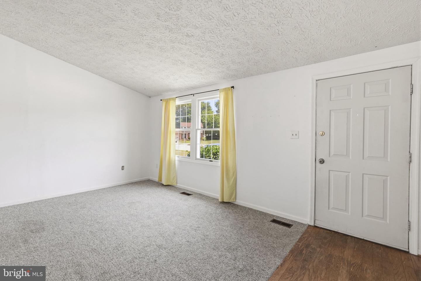 14 Tulip Tree Ct Property Photo 7