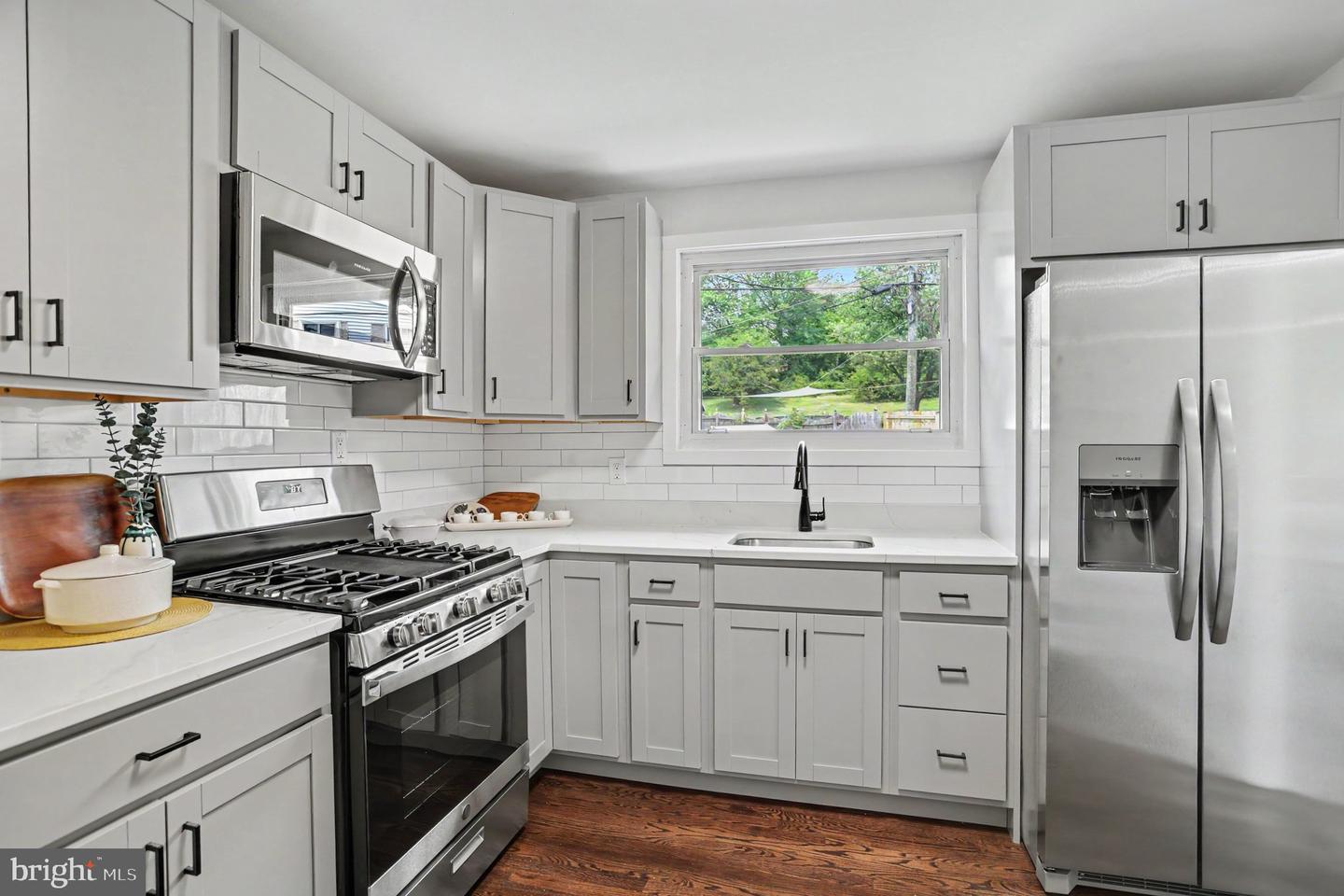 6214 Golden Ring Rd Property Photo 11