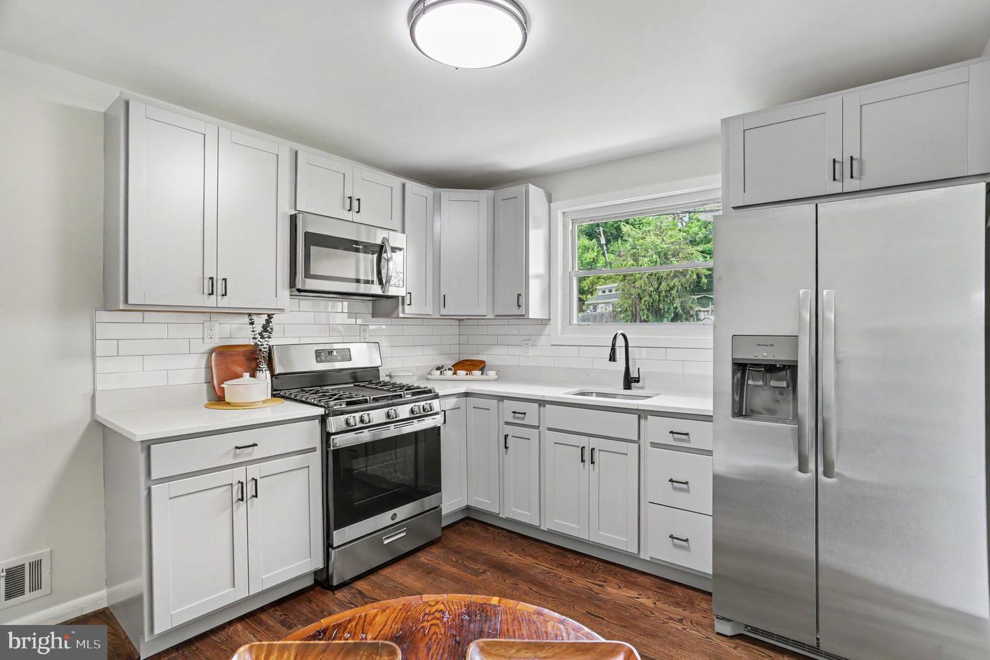 6214 Golden Ring Rd Property Photo 12
