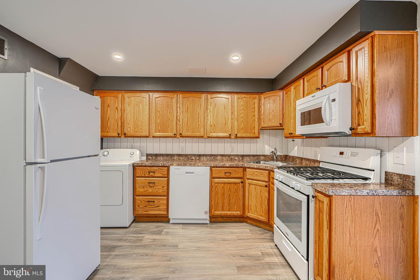 2044 Larkhall Rd Property Photo 13