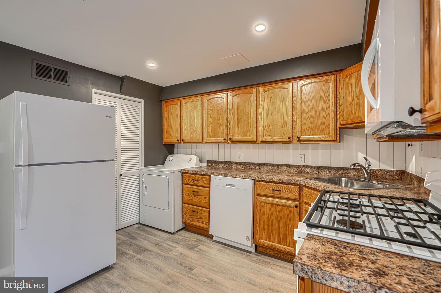2044 Larkhall Rd Property Photo 14