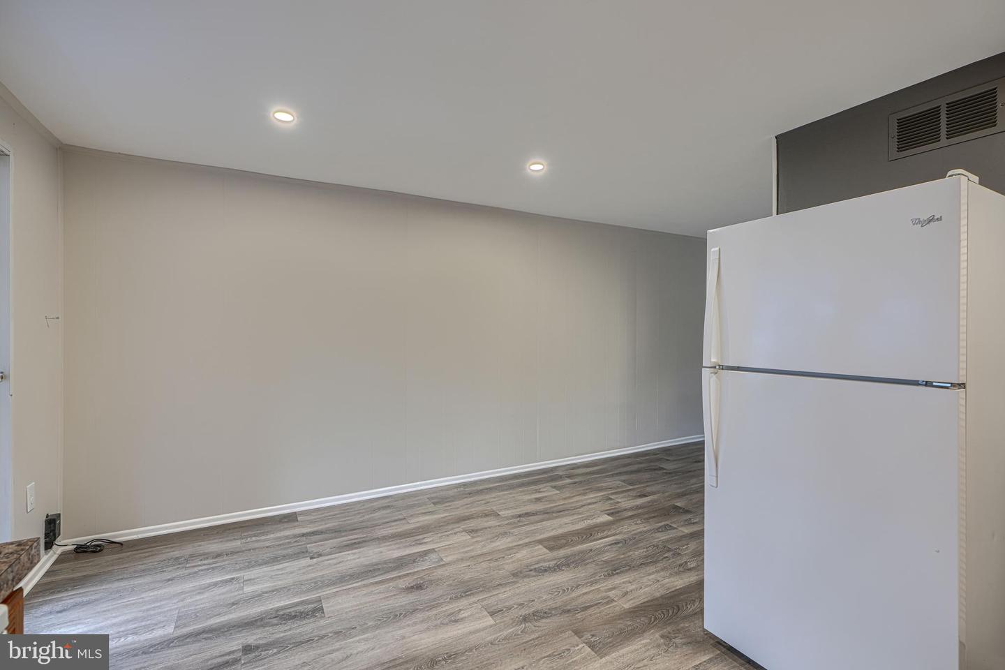 2044 Larkhall Rd Property Photo 16