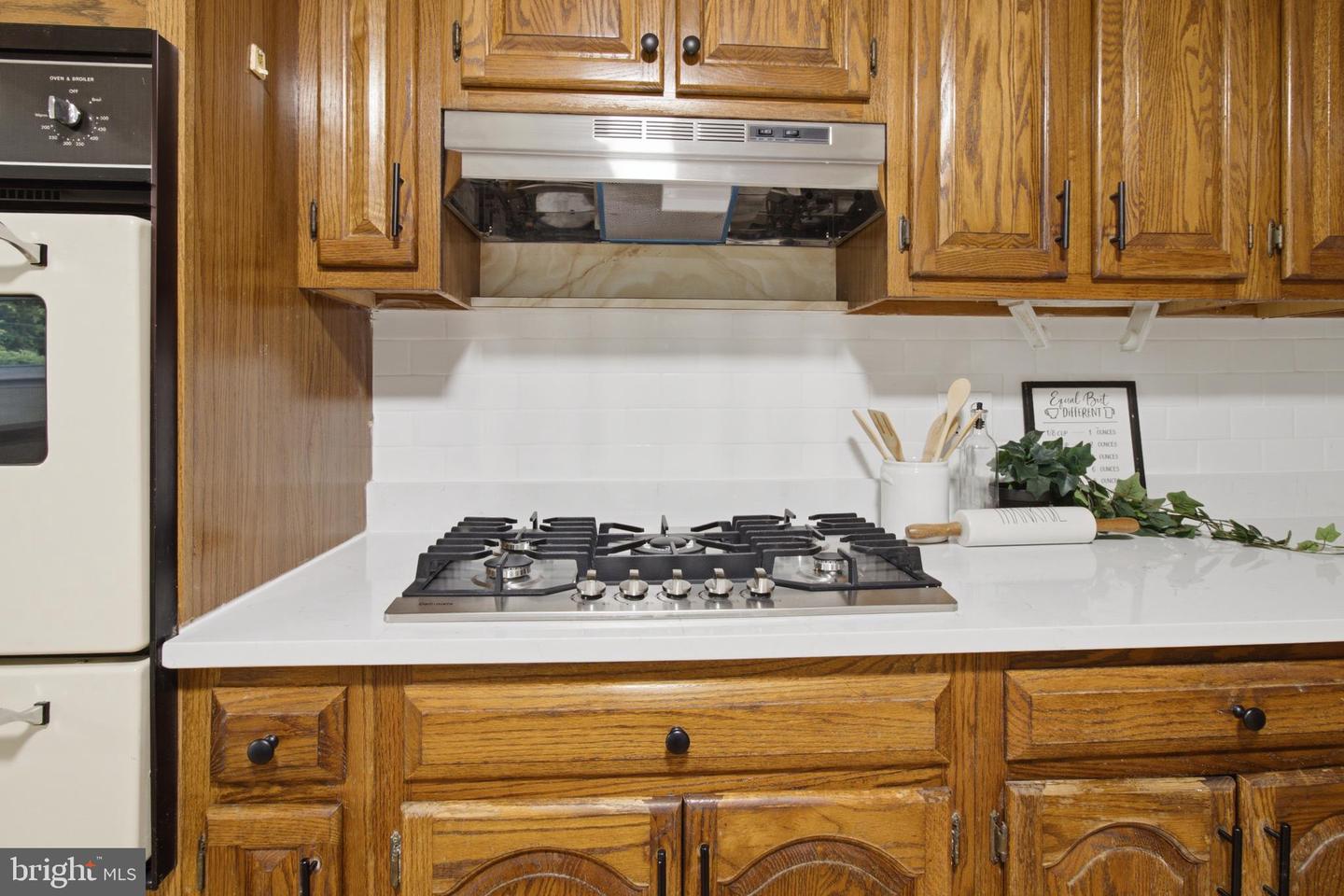 8302 Berkfield Rd Property Photo 16