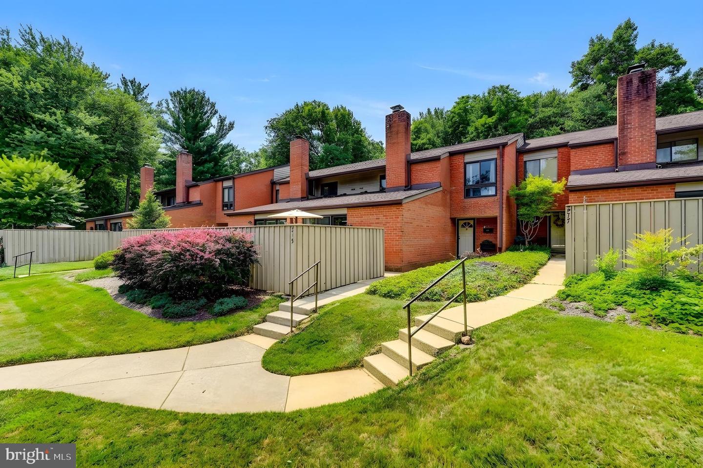 219 DEER FOX LN