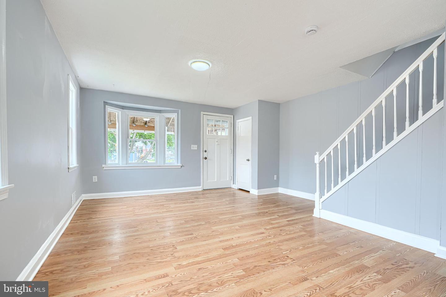 1902 Kelmore Rd Property Photo 4