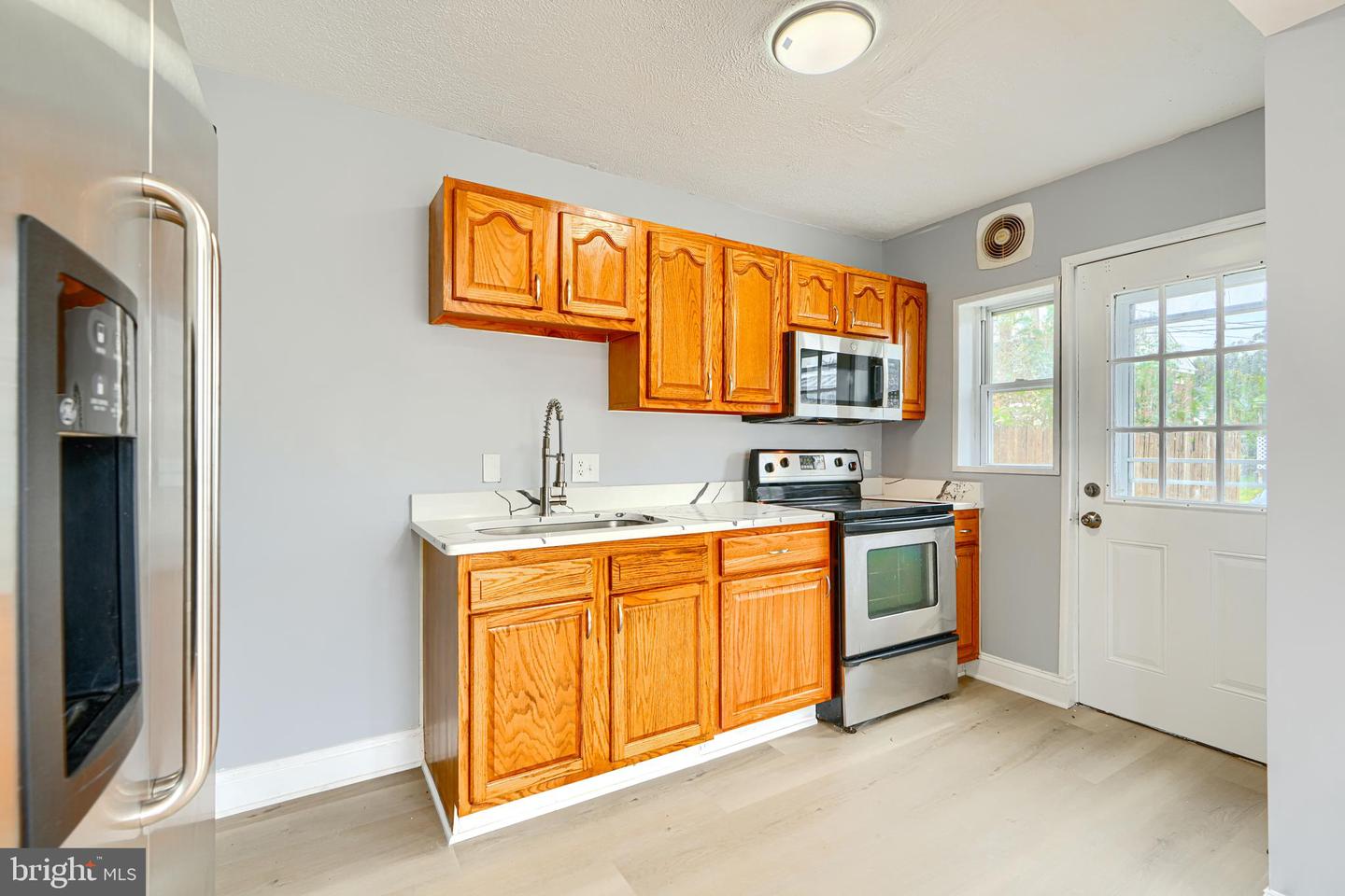 1902 Kelmore Rd Property Photo 7