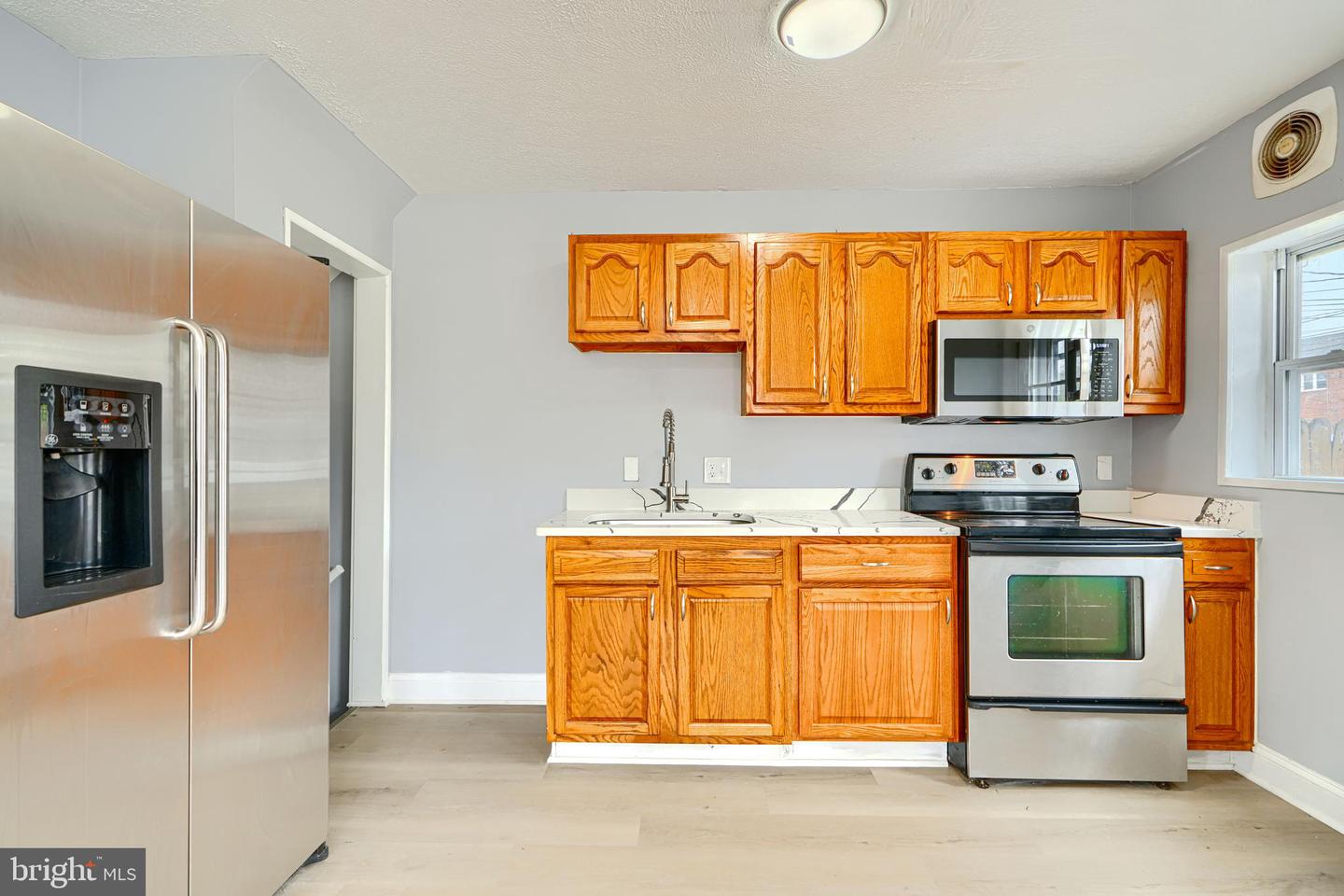 1902 Kelmore Rd Property Photo 8
