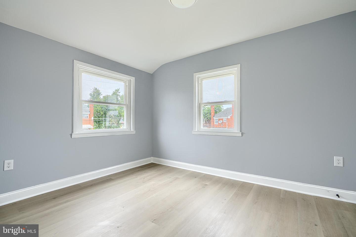 1902 Kelmore Rd Property Photo 9