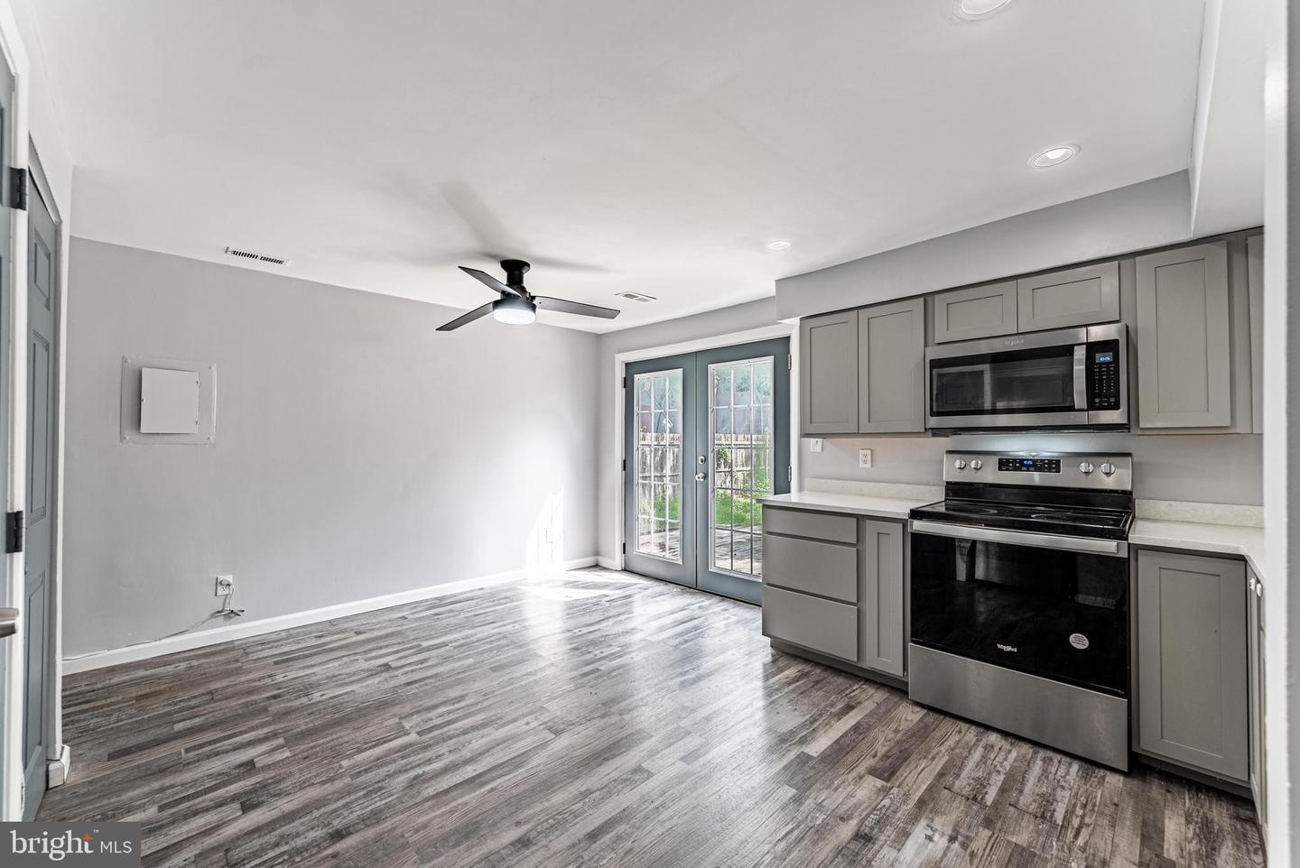 8623 Heathermill Rd Property Photo 10
