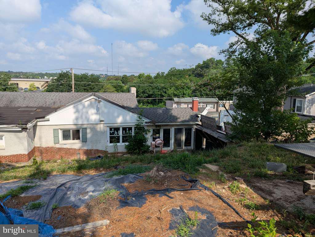 2207 Hammonds Ferry Rd Property Photo 1