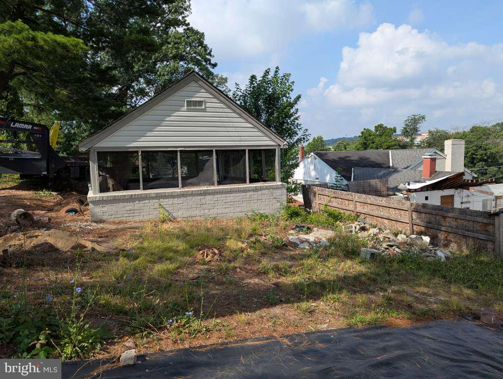 2207 Hammonds Ferry Rd Property Photo 3