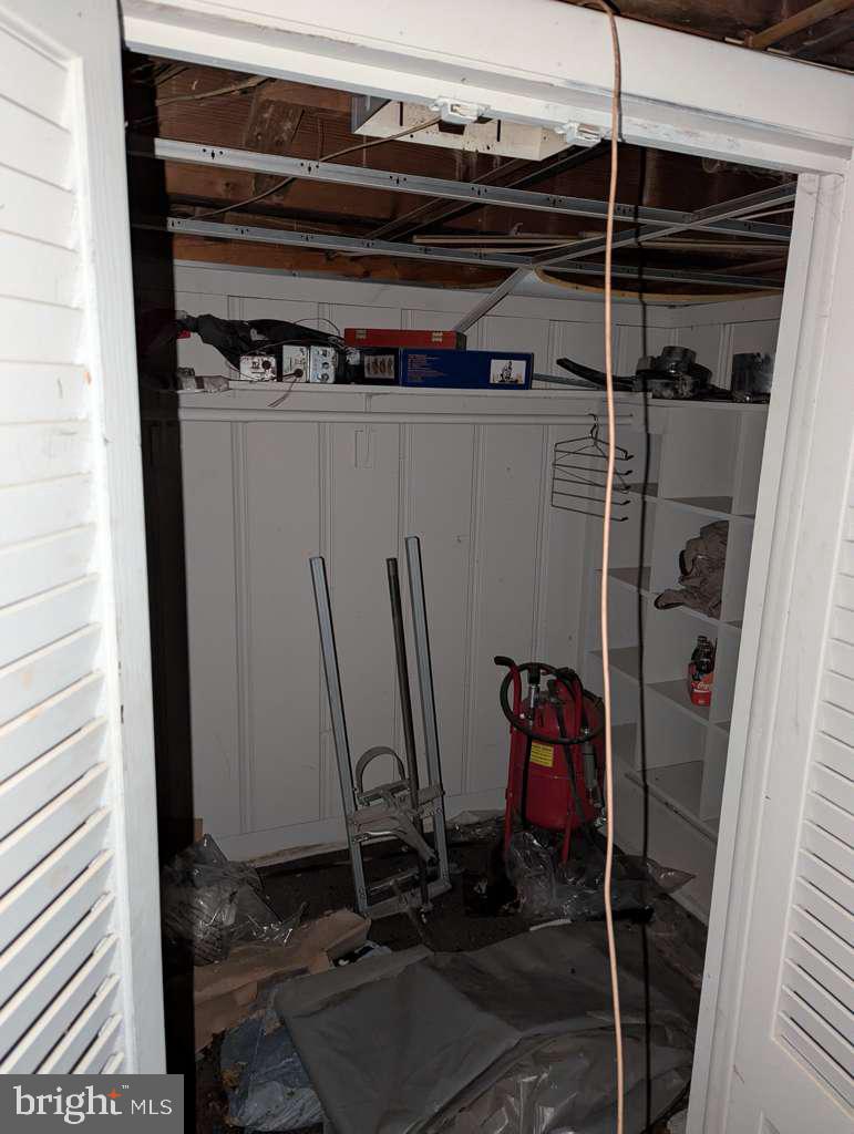 2207 Hammonds Ferry Rd Property Photo 6