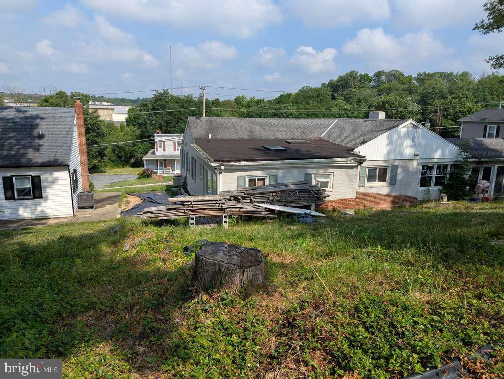 2207 Hammonds Ferry Rd Property Photo 15