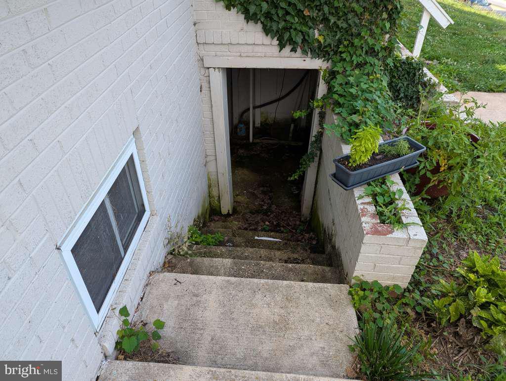 2207 Hammonds Ferry Rd Property Photo 18