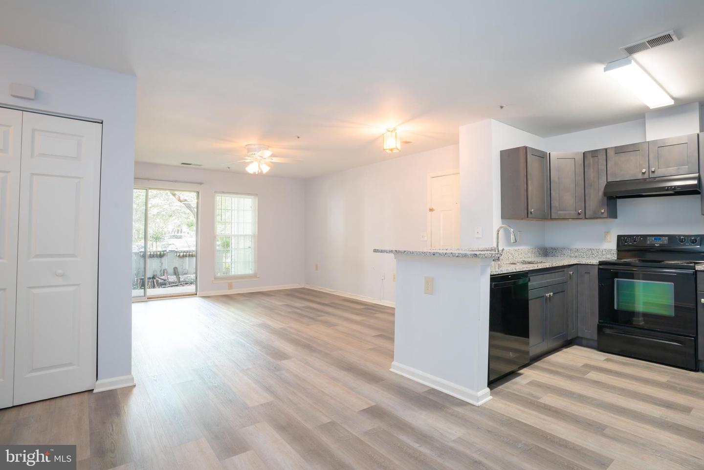 4401 Silverbrook Ln #b101 Property Photo 6