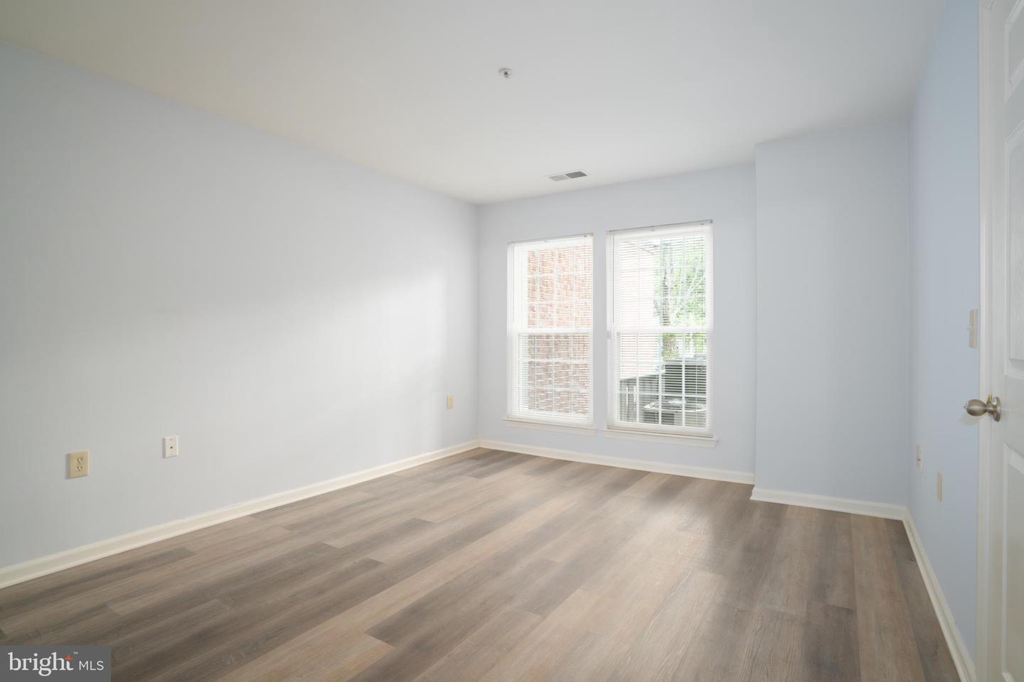 4401 Silverbrook Ln #b101 Property Photo 7