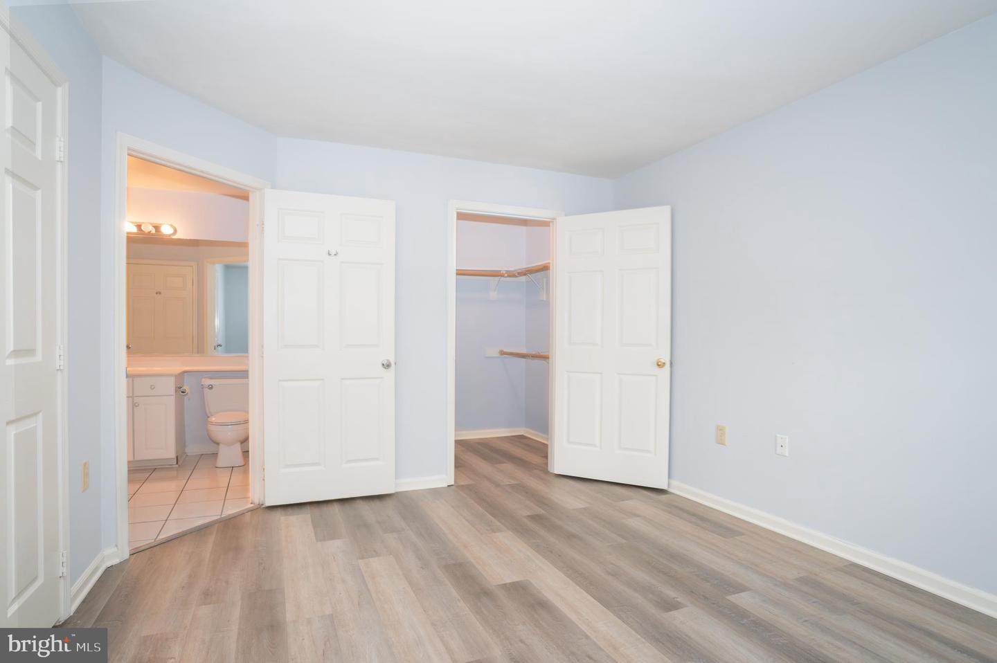 4401 Silverbrook Ln #b101 Property Photo 8