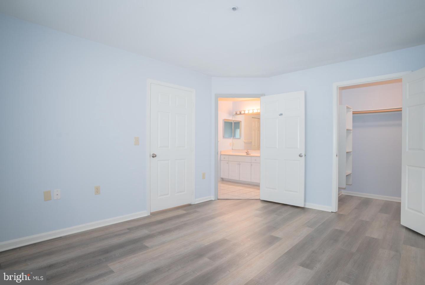 4401 Silverbrook Ln #b101 Property Photo 9